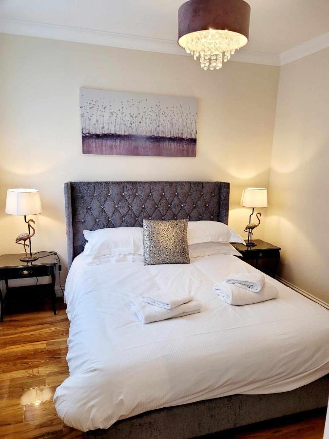 Apartment 1 Exquisite Two King Bedroom With En Suites - Close To The Town Centre, Rail, Airport And Theatre Дарлингтън Екстериор снимка