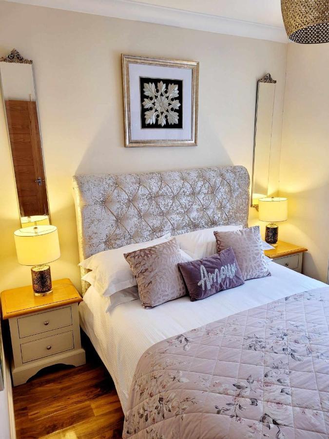 Apartment 1 Exquisite Two King Bedroom With En Suites - Close To The Town Centre, Rail, Airport And Theatre Дарлингтън Екстериор снимка