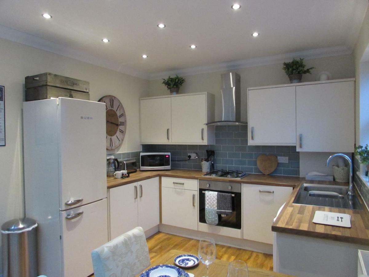 Apartment 1 Exquisite Two King Bedroom With En Suites - Close To The Town Centre, Rail, Airport And Theatre Дарлингтън Екстериор снимка